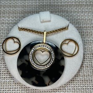 Chic Gold and Black Heart Necklace Set